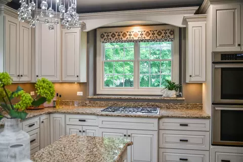 Kitchen - 605 Thornwood Dr, Naperville, IL 60540 photo 3 of 6
