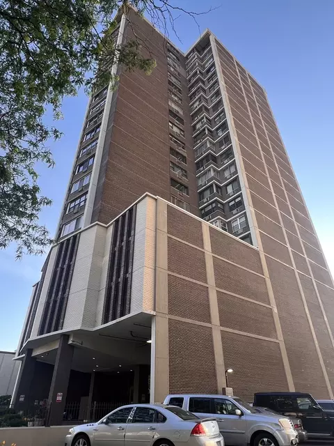 6325 N Sheridan Rd #606, Chicago, IL 60660