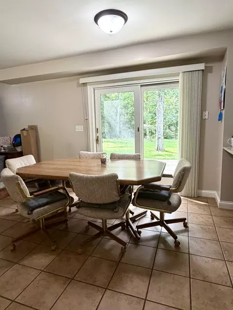 Dining - 2045 Il Route 2, Dixon, IL 61021 photo 3 of 4