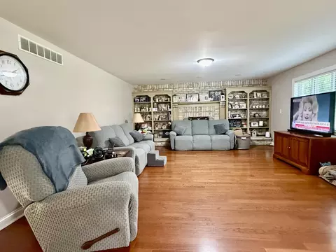 Living - 2045 Il Route 2, Dixon, IL 61021 photo 3 of 5