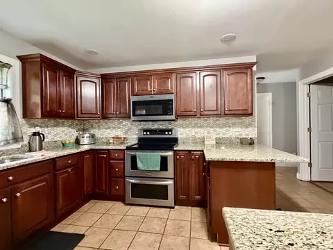 Kitchen - 2045 Il Route 2, Dixon, IL 61021 photo 4 of 6