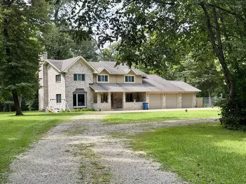 Exterior - 2045 Il Route 2, Dixon, IL 61021 photo 3 of 21
