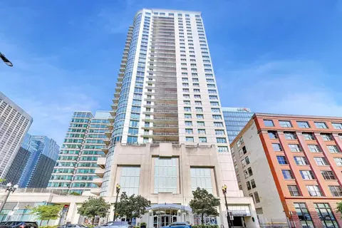 125 S Jefferson St #1005, Chicago, IL 60661
