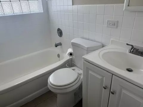 Bath - 180 E Northwest Hwy #A, Des Plaines, IL 60016 photo 2 of 2