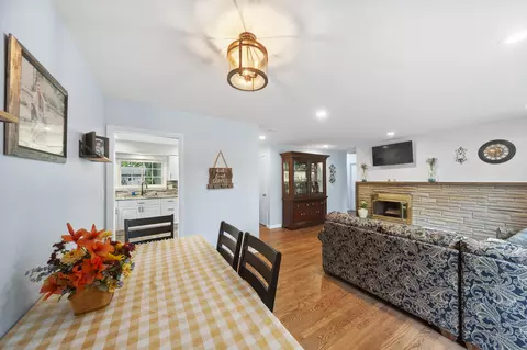 Dining - 1801 Joppa Ave, Zion, IL 60099 photo 1 of 2