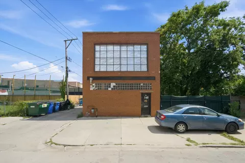 743 N Avers Ave, Chicago, IL 60651