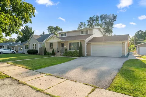 10624 Oak Park Ave, Chicago Ridge, IL 60415