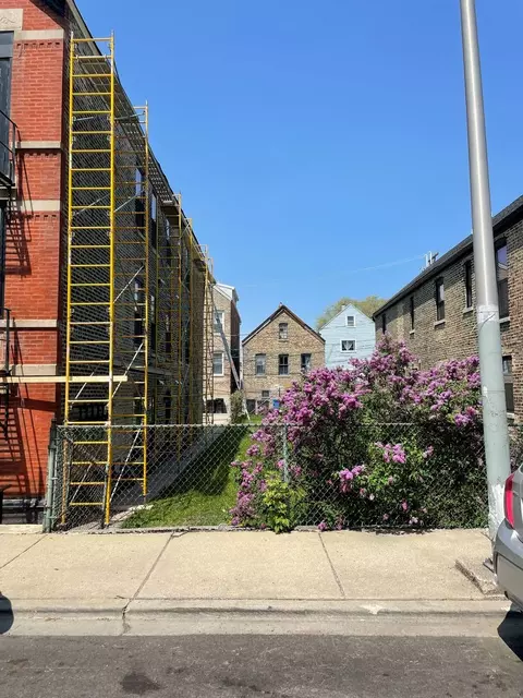 924 W 32nd Pl, Chicago, IL 60608