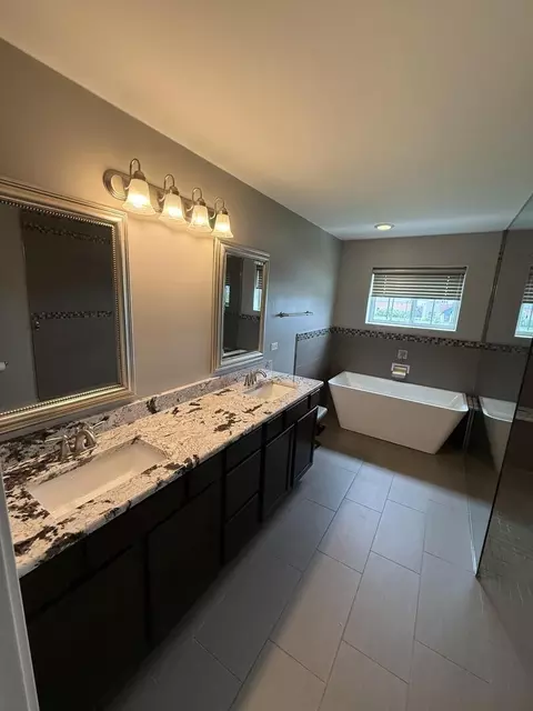 Bath - 412 E Frontier Dr, Minooka, IL 60447 photo 1 of 4