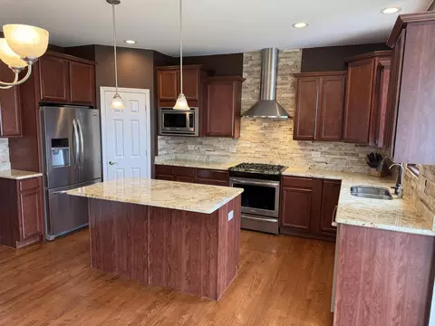 Kitchen - 412 E Frontier Dr, Minooka, IL 60447 photo 2 of 2