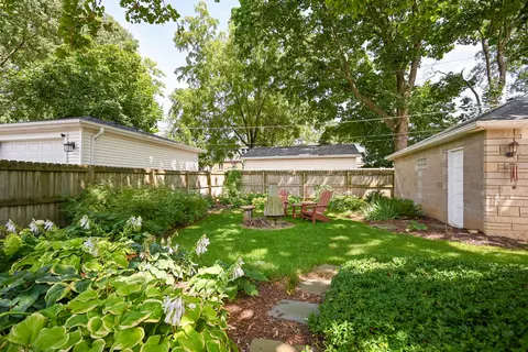 Exterior - 519 Byron Ct, Wheaton, IL 60187 photo 3 of 9