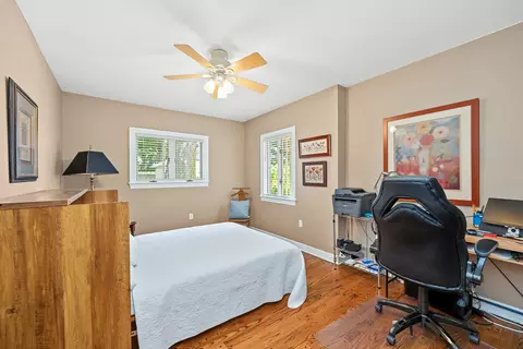 Bedroom - 519 Byron Ct, Wheaton, IL 60187 photo 2 of 3