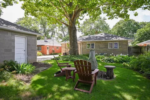 Exterior - 519 Byron Ct, Wheaton, IL 60187 photo 6 of 9