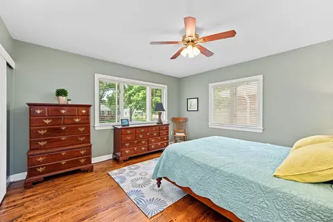 Bedroom - 519 Byron Ct, Wheaton, IL 60187 photo 1 of 3