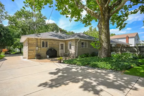 Exterior - 519 Byron Ct, Wheaton, IL 60187 photo 5 of 9