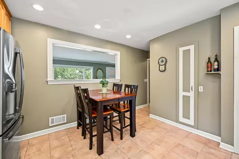 Dining - 519 Byron Ct, Wheaton, IL 60187 photo 1 of 1