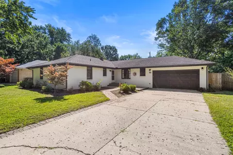 Exterior - 1107 Foothill Dr, Champaign, IL 61821 photo 2 of 8