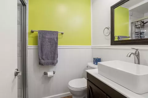 Bath - 1107 Foothill Dr, Champaign, IL 61821 photo 3 of 3