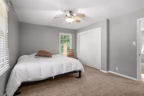 Bedroom - 1107 Foothill Dr, Champaign, IL 61821 photo 2 of 7