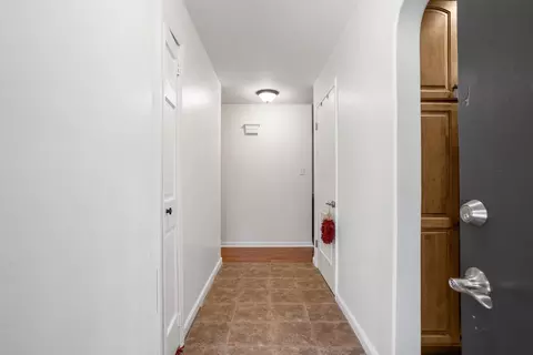 Entry Way - 1107 Foothill Dr, Champaign, IL 61821 photo 1 of 2