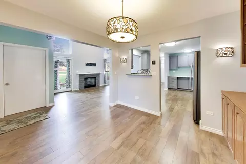 Dining - 317 E Tall Oaks Ln, Itasca, IL 60143 photo 2 of 2