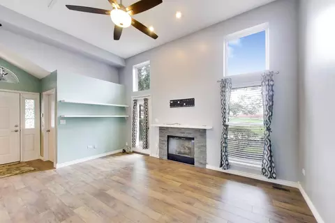 Living - 317 E Tall Oaks Ln, Itasca, IL 60143 photo 1 of 3