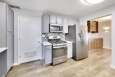 Kitchen - 317 E Tall Oaks Ln, Itasca, IL 60143 photo 3 of 3