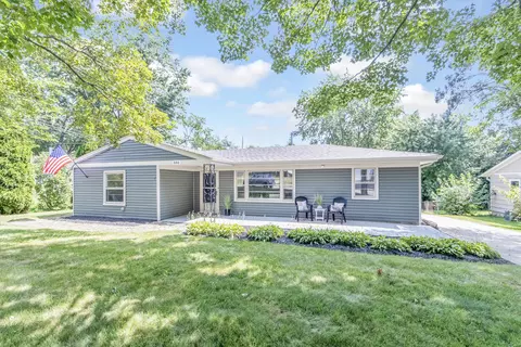 646 Mount Vernon Pl, Batavia, IL 60510