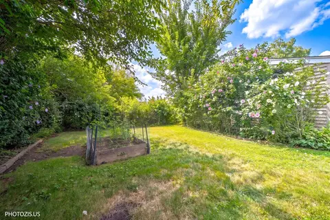 Exterior - 148 Jeffery Ln, Des Plaines, IL 60018 photo 12 of 13