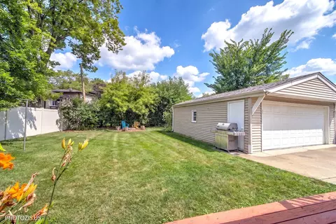 Exterior - 148 Jeffery Ln, Des Plaines, IL 60018 photo 11 of 13