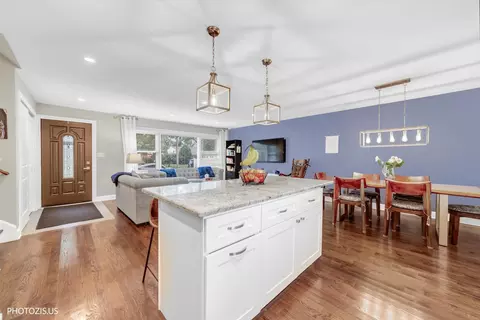 Kitchen - 148 Jeffery Ln, Des Plaines, IL 60018 photo 3 of 5