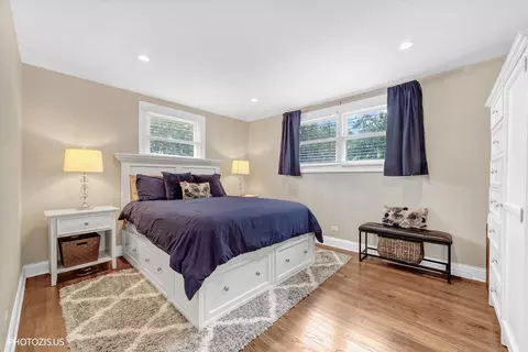 Bedroom - 148 Jeffery Ln, Des Plaines, IL 60018 photo 1 of 4