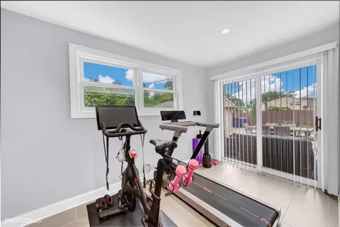 Other - 148 Jeffery Ln, Des Plaines, IL 60018 photo 1 of 5