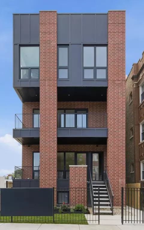 6414 N Francisco Ave #102, Chicago, IL 60645