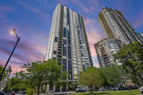 2500 N Lakeview Ave #3101, Chicago, IL 60614