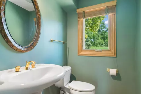 Bath - 824 Kent Cir, Bartlett, IL 60103 photo 1 of 4