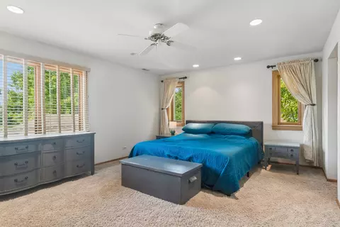 Bedroom - 824 Kent Cir, Bartlett, IL 60103 photo 1 of 3