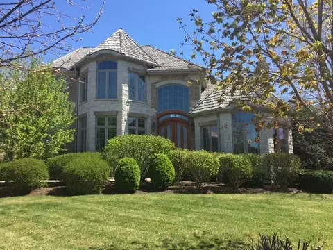 7229 Roxbury Ct, Long Grove, IL 60060