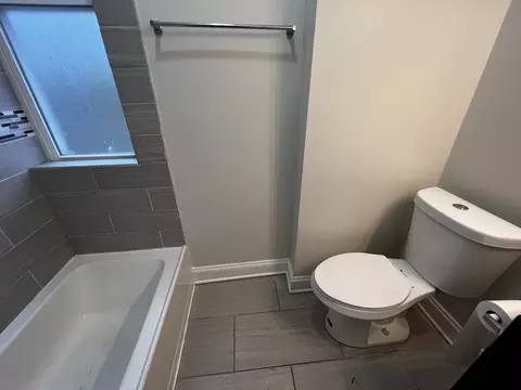 Bath - 7642 S Normal Ave, Chicago, IL 60620 photo 4 of 4