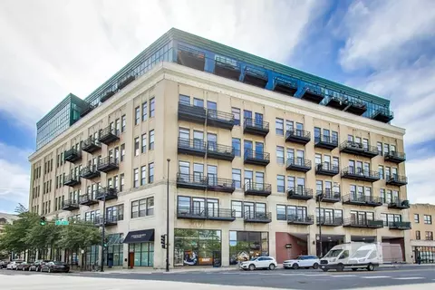 1645 W Ogden Ave #303, Chicago, IL 60612