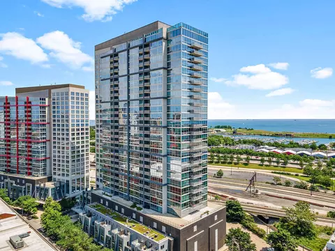 1901 S Calumet Ave #601, Chicago, IL 60616
