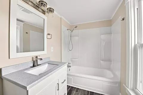 Bath - 223 Bevier Pl, Aurora, IL 60505 photo 1 of 1