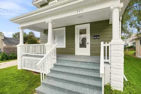 Exterior - 223 Bevier Pl, Aurora, IL 60505 photo 3 of 6