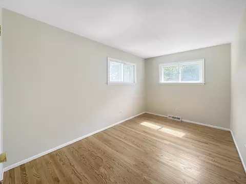 Bedroom - n335 Cottonwood Drive, Wheaton, IL 60187 photo 3 of 3
