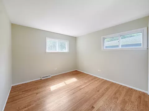 Bedroom - n335 Cottonwood Drive, Wheaton, IL 60187 photo 2 of 3
