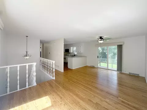 Living - n335 Cottonwood Drive, Wheaton, IL 60187 photo 1 of 3