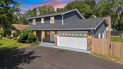 8700 W 103rd St, Palos Hills, IL 60465