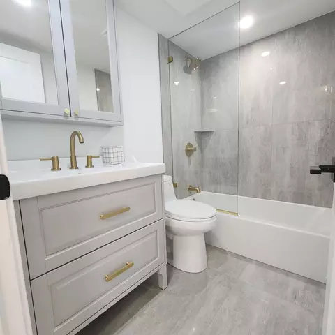 Bath - 363 Juniper Tree Ct, Hoffman Estates, IL 60169 photo 6 of 6