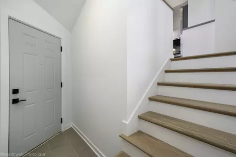 Entry Way - 363 Juniper Tree Ct, Hoffman Estates, IL 60169 photo 2 of 7