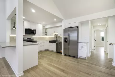 Kitchen - 363 Juniper Tree Ct, Hoffman Estates, IL 60169 photo 1 of 4